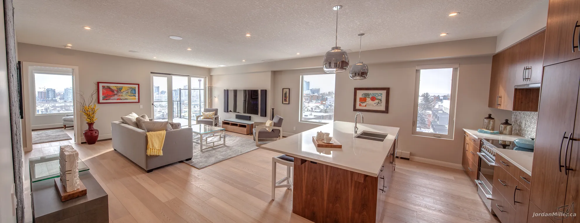 Suite panorama showing living and dining areas