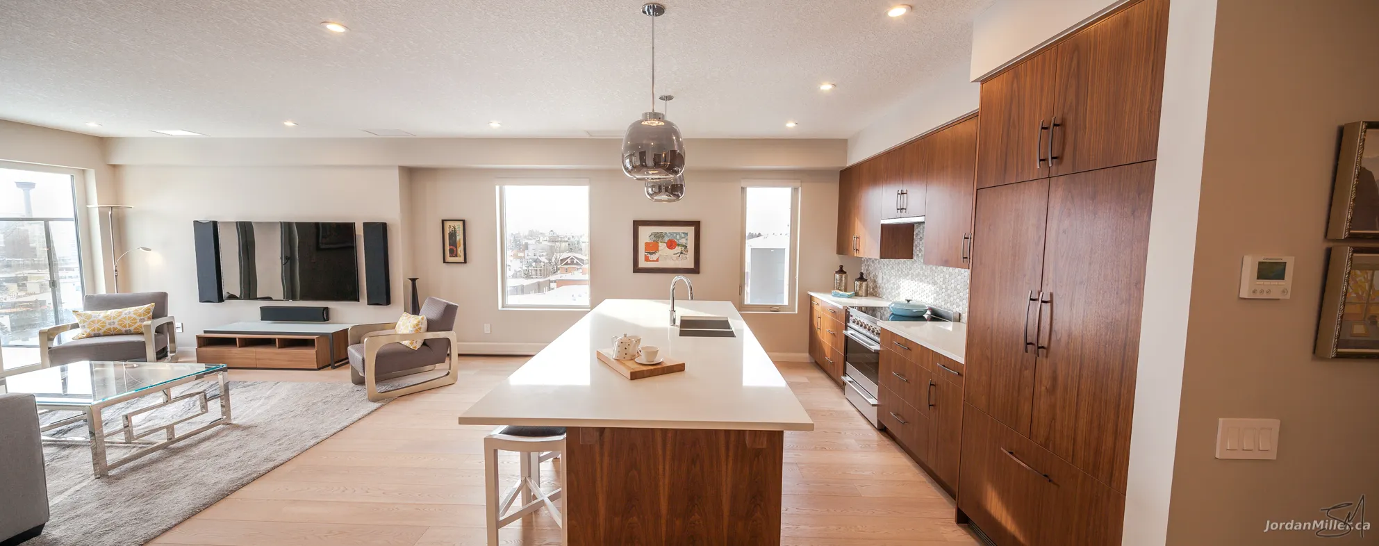 Suite panorama of the kitchen